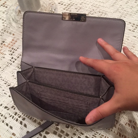 Michael Kors -Sloan Leather Purple Latch Crossbody - Picture 3 of 5